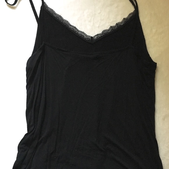 Black stretchy cami w/ lace trim 🌼 - Picture 5 of 7